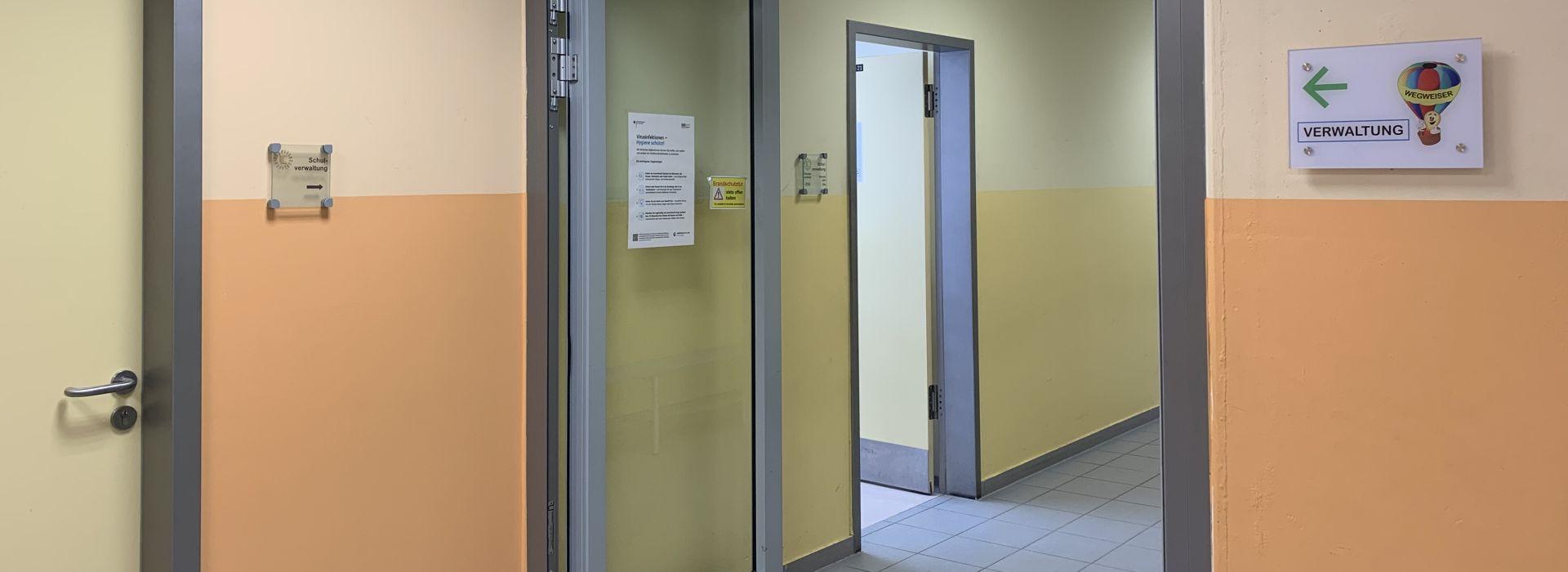 Eingang Verwaltung